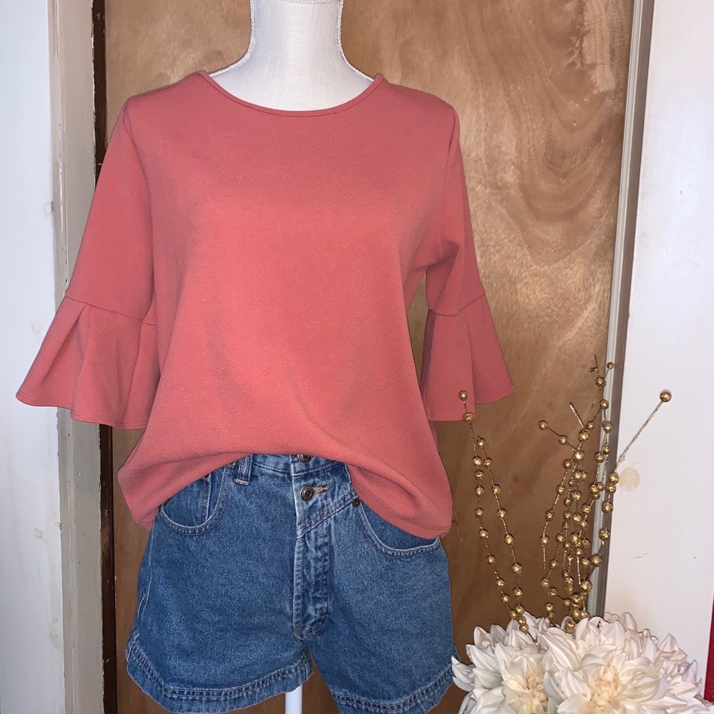 Large Green Envelope Pink Blouse